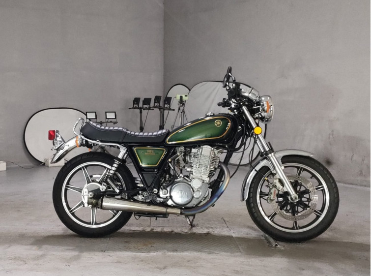 Мотоцикл Yamaha SR400 с пробегом 490 km