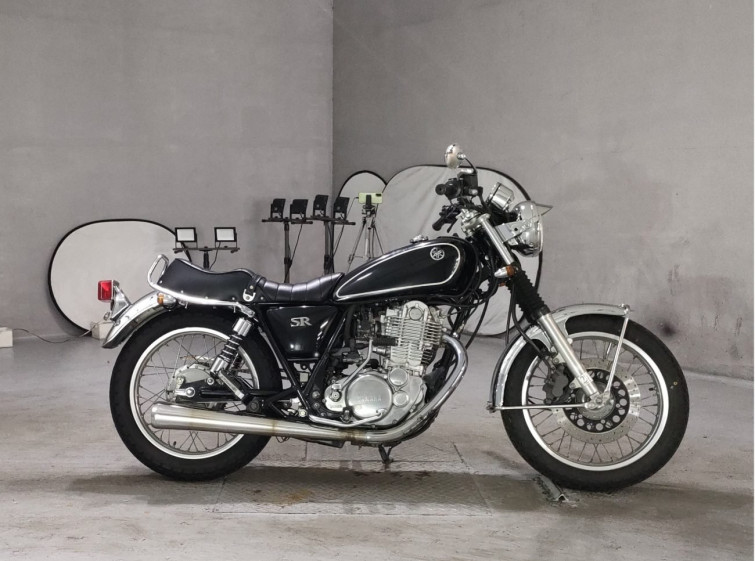 Мотоцикл Yamaha SR400 с пробегом 17723 km