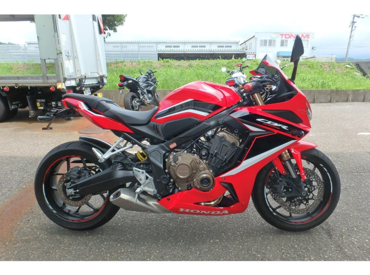 Мотоцикл Honda CBR650R з пробігом 9549 km