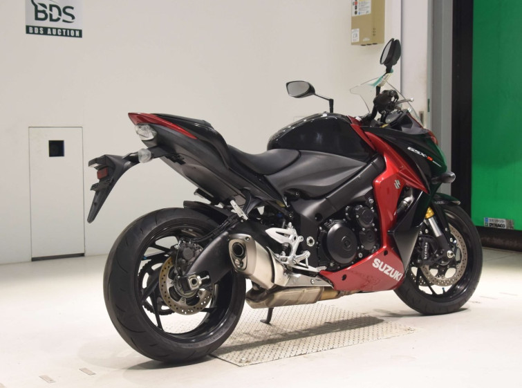 Мотоцикл Suzuki GSX-S1000F з пробігом 6916 km