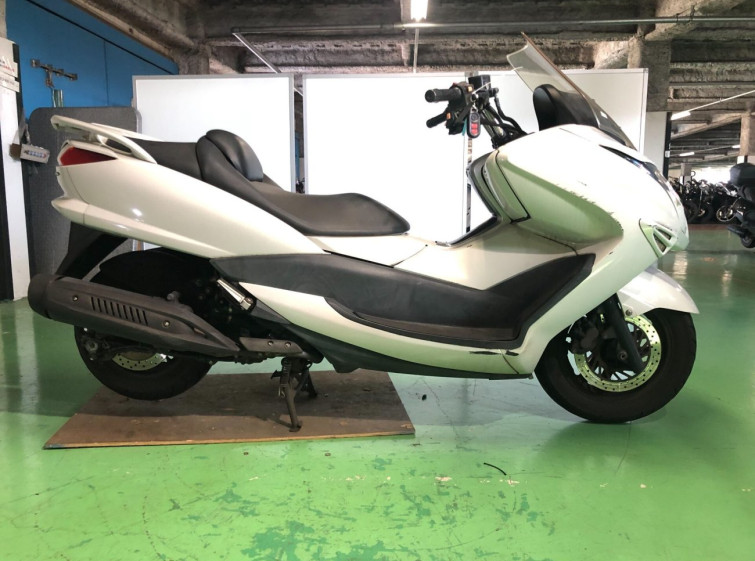 Мотоцикл Yamaha MAJESTY 250 з пробігом 42522 km