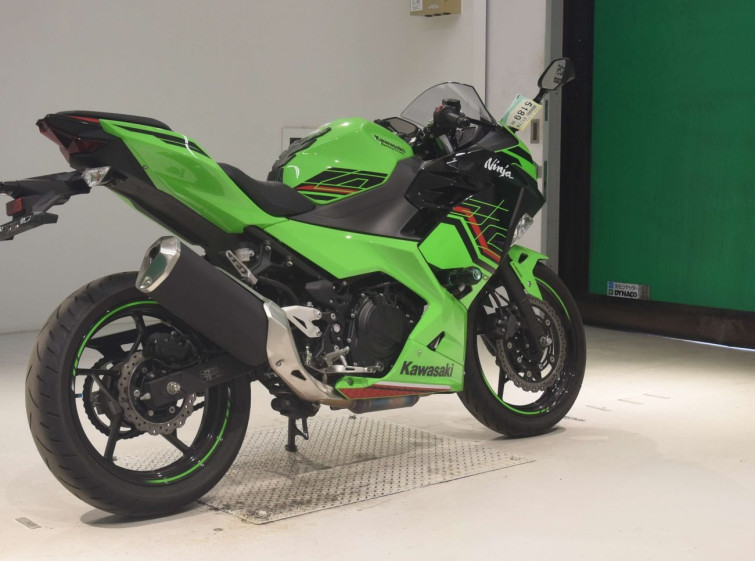 Мотоцикл Kawasaki NINJA400
