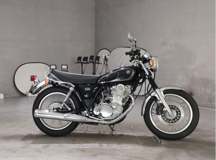 Мотоцикл Yamaha SR400 с пробегом 214 km