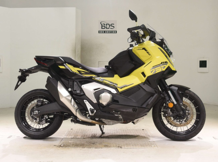 Мотоцикл Honda X-ADV750-2 з пробігом 8907 km