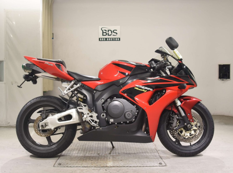 Мотоцикл Honda CBR1000RR с пробегом 59074 km