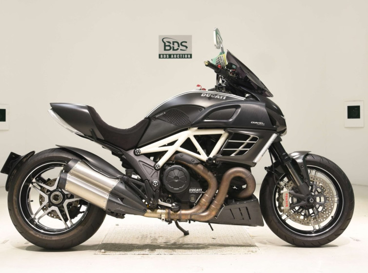 Мотоцикл Ducati DIAVEL