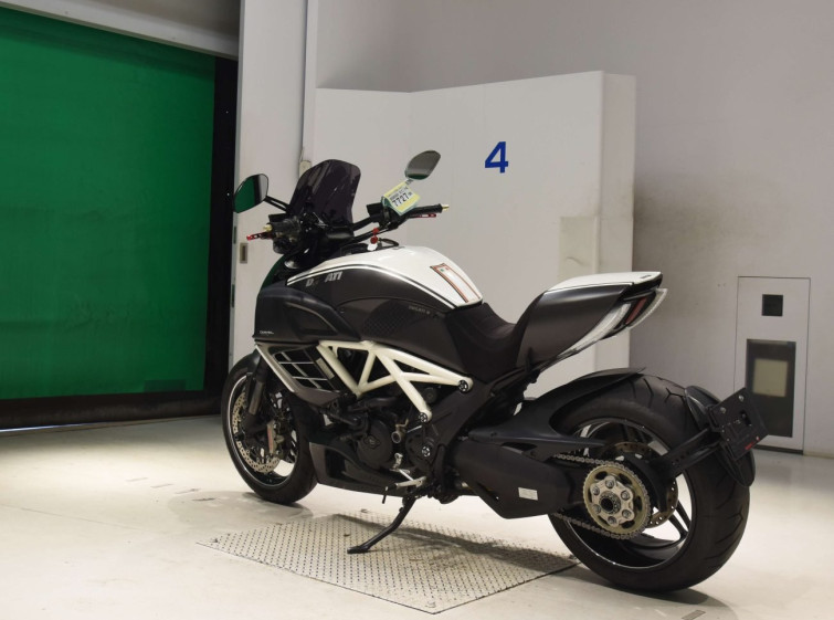 Мотоцикл Ducati DIAVEL