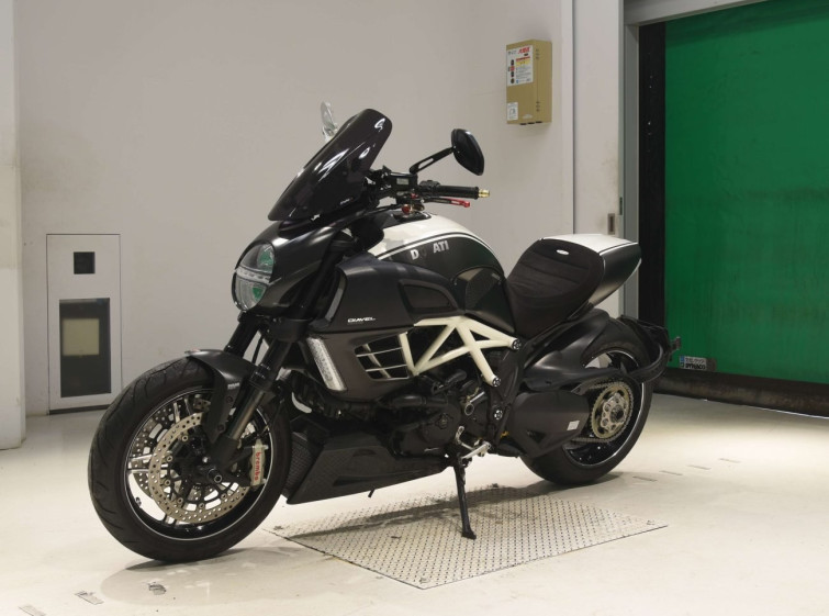 Мотоцикл Ducati DIAVEL