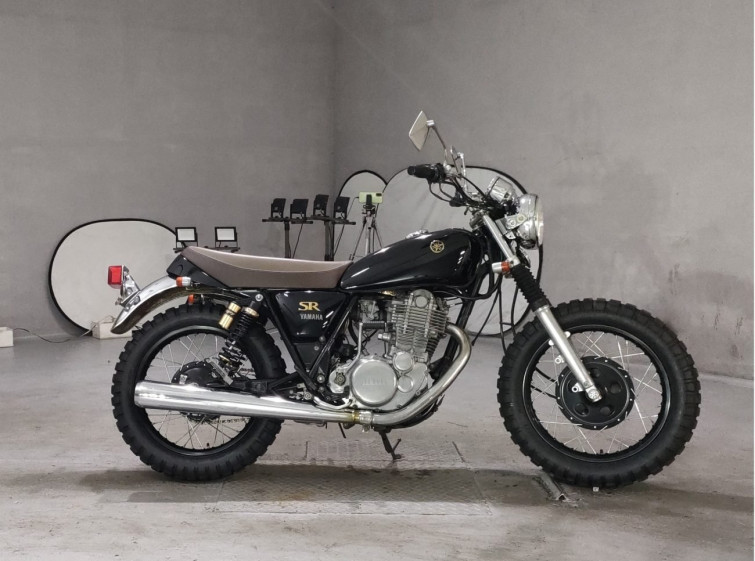 Мотоцикл Yamaha SR400 с пробегом 23676 km