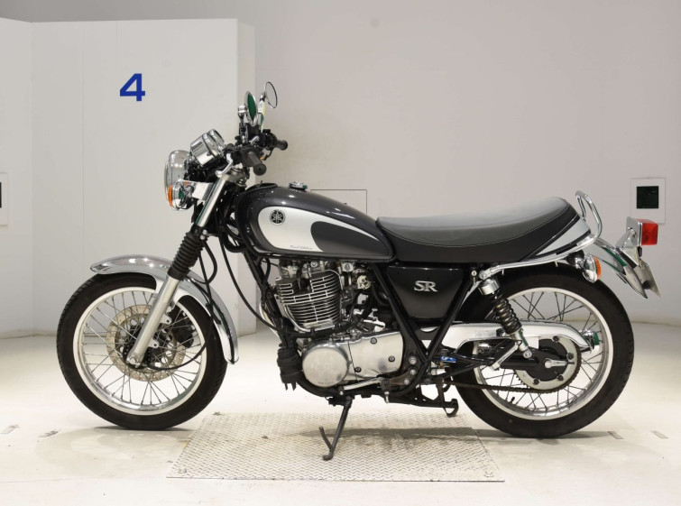 Мотоцикл Yamaha SR400 с пробегом 6376 km