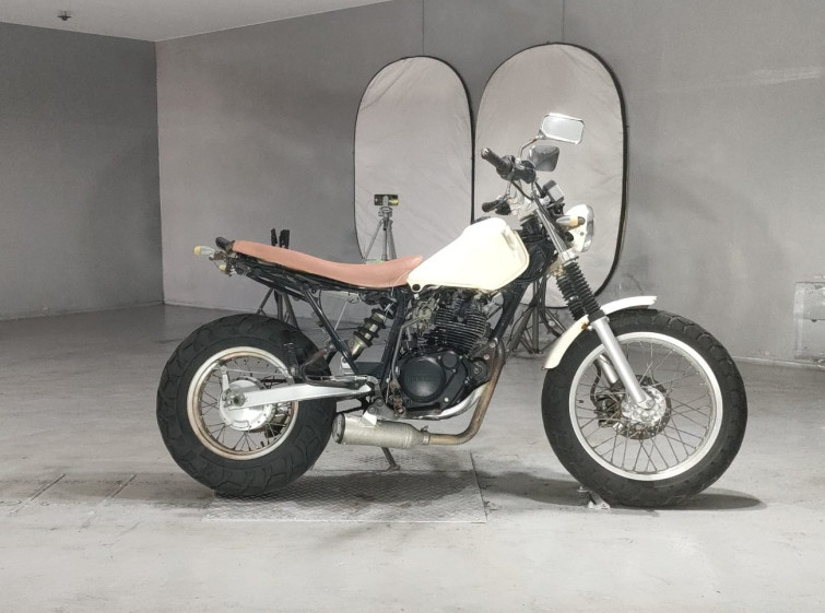 Мотоцикл Yamaha TW225 з пробігом 19213 km