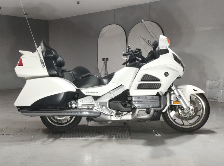 Мотоцикл Honda GL1800 с пробегом 32044 km