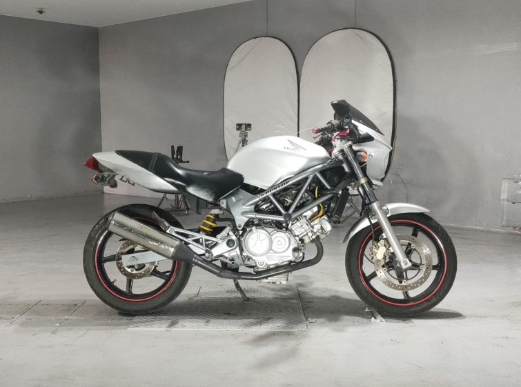Мотоцикл Honda VTR250 з пробігом 32374 km
