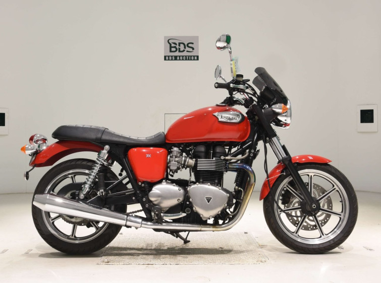 Мотоцикл Triumph BONNEVILLE SE з пробігом 8647 km