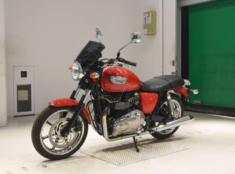Мотоцикл Triumph BONNEVILLE SE з пробігом 8647 km