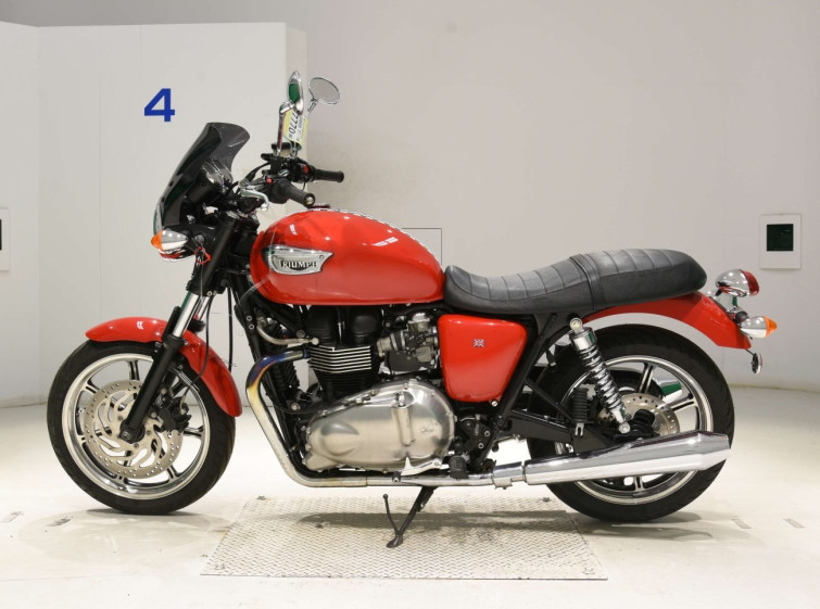 Мотоцикл Triumph BONNEVILLE SE з пробігом 8647 km