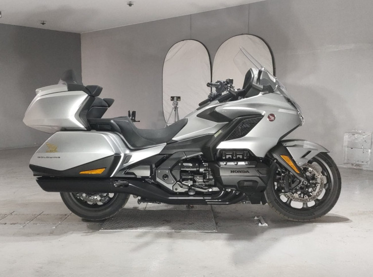 Мотоцикл Honda GL1800 TOUR D с пробегом 13695 km