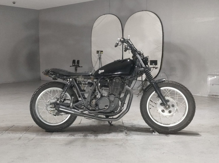 Мотоцикл Yamaha SR400 с пробегом 62858 km