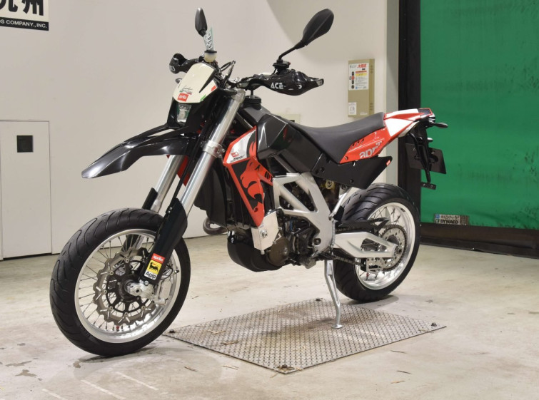 Мотоцикл Aprilia SXV550 с пробегом 5500 km