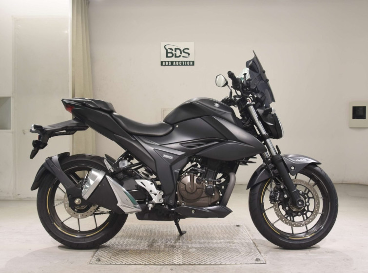 Мотоцикл Suzuki GIXXER250 с пробегом 4064 km