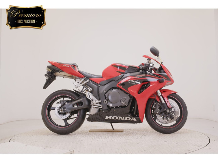 Мотоцикл Honda CBR1000RR с пробегом 17572 km