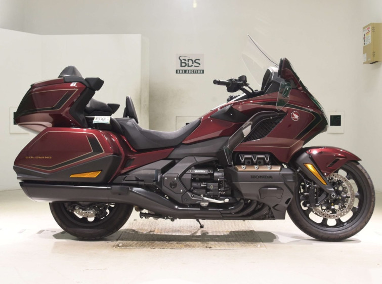Мотоцикл Honda GL1800 с пробегом 1017 km