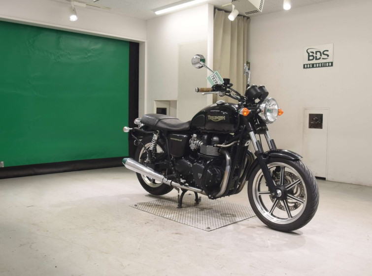 Мотоцикл Triumph BONNEVILLE з пробігом 27624 km