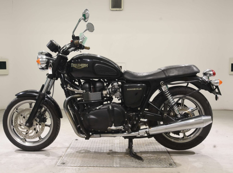 Мотоцикл Triumph BONNEVILLE з пробігом 27624 km