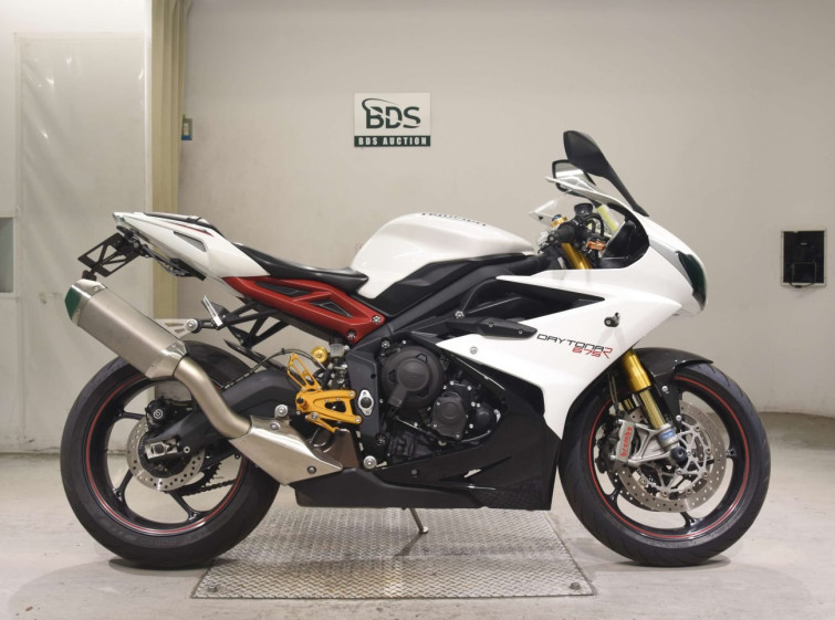 Мотоцикл Triumph DAYTONA 675R з пробігом 13772 km