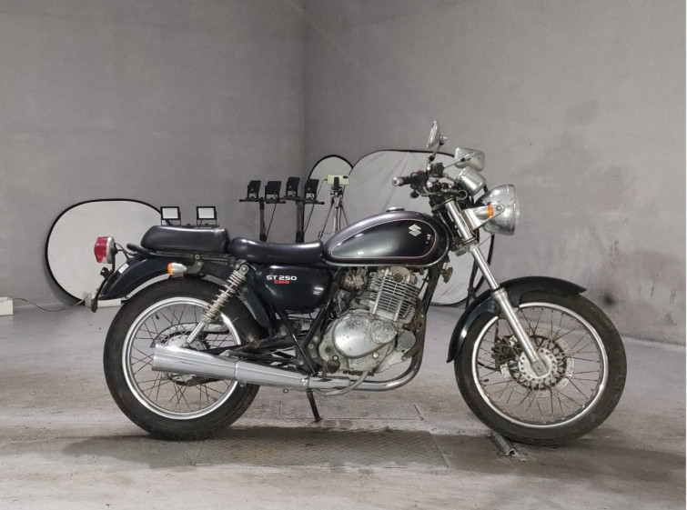 Мотоцикл Suzuki ST250E з пробігом 14030 km