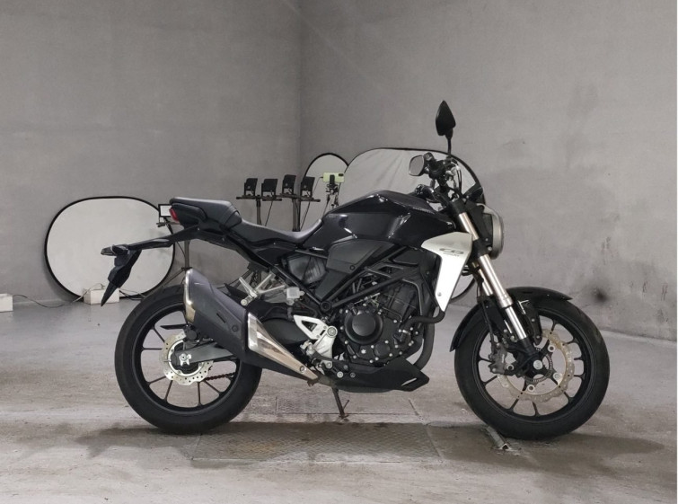 Мотоцикл Honda CB250R с пробегом 3750 km