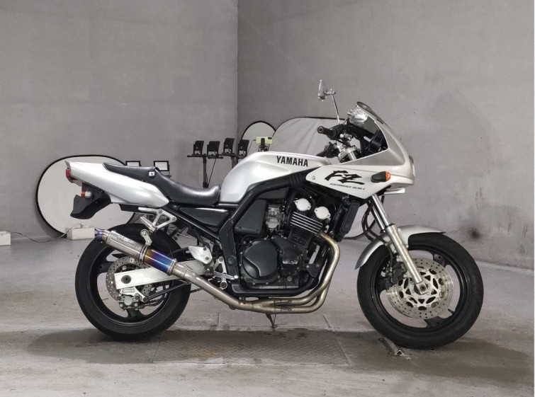 Мотоцикл Yamaha FZ400 с пробегом 55079 km