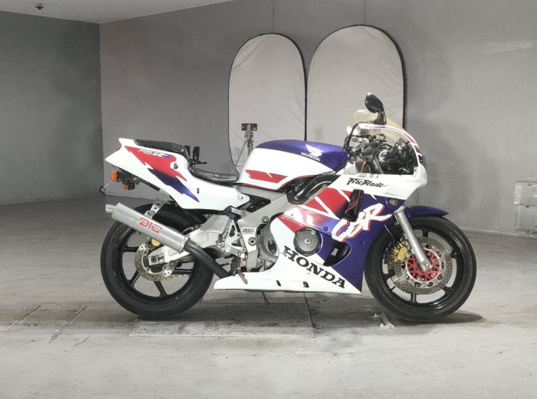 Мотоцикл Honda CBR400RR с пробегом 32819 km