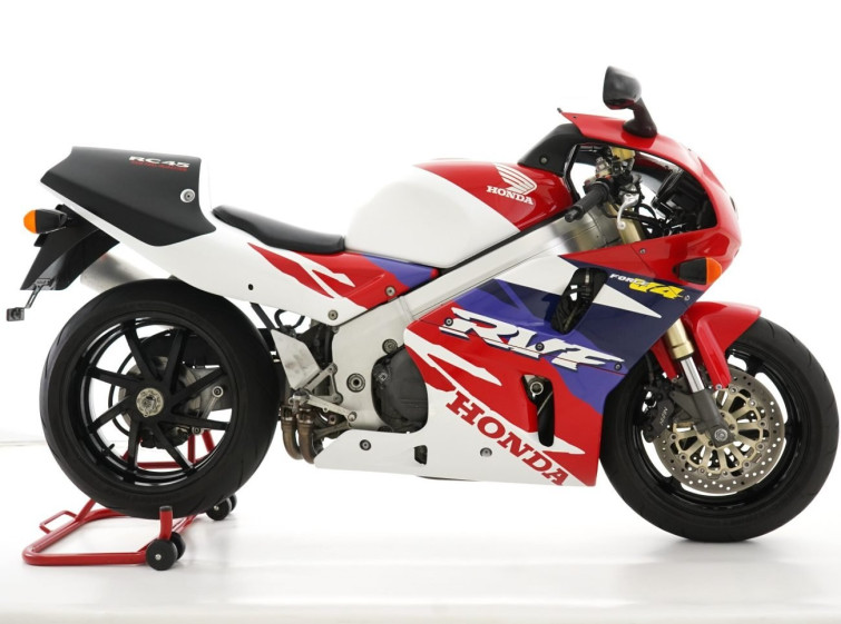 Мотоцикл Honda RVF750 з пробігом 7206 km