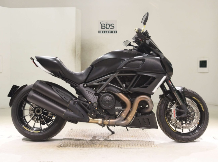 Мотоцикл Ducati DIAVEL с пробегом 8051 km