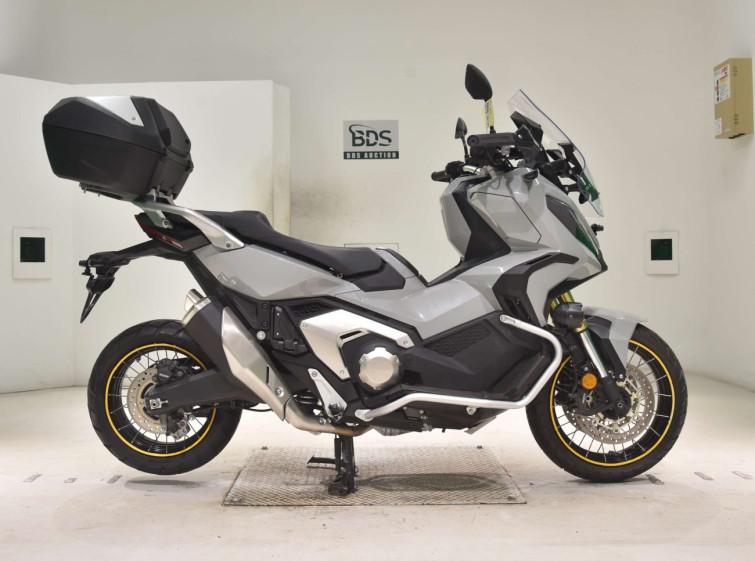 Мотоцикл Honda X-ADV750-2 з пробігом 5815 km