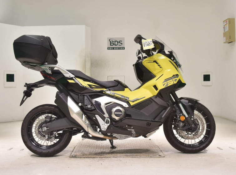 Мотоцикл Honda X-ADV750-2 з пробігом 2053 km