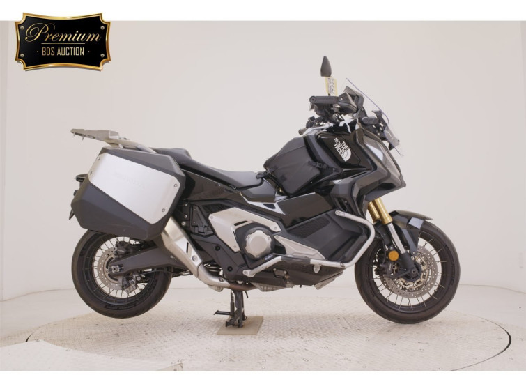 Мотоцикл Honda X-ADV750-2 з пробігом 57517 km