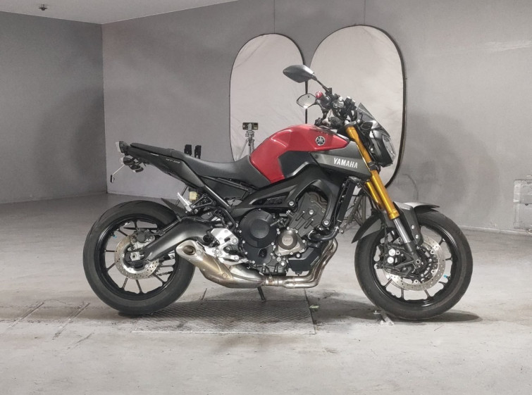 Мотоцикл Yamaha MT-09 с пробегом 16638 km