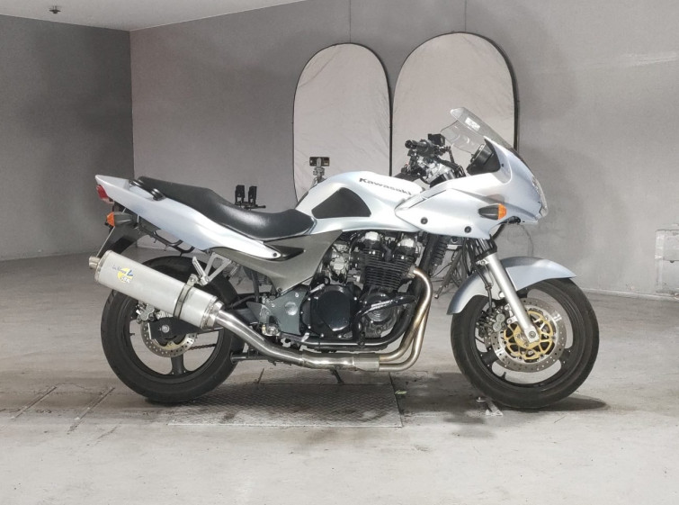 Мотоцикл Kawasaki ZR-7 з пробігом 49876 km