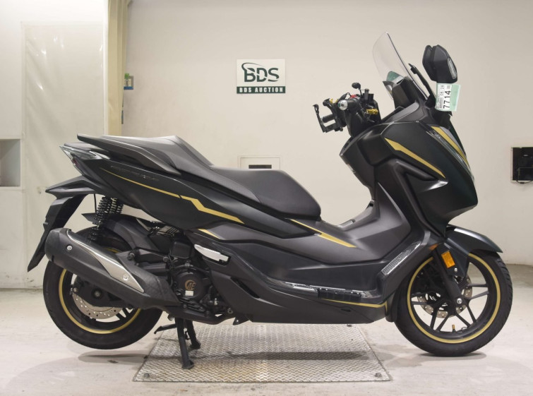 Мотоцикл Honda FORZA з пробігом 27241 km