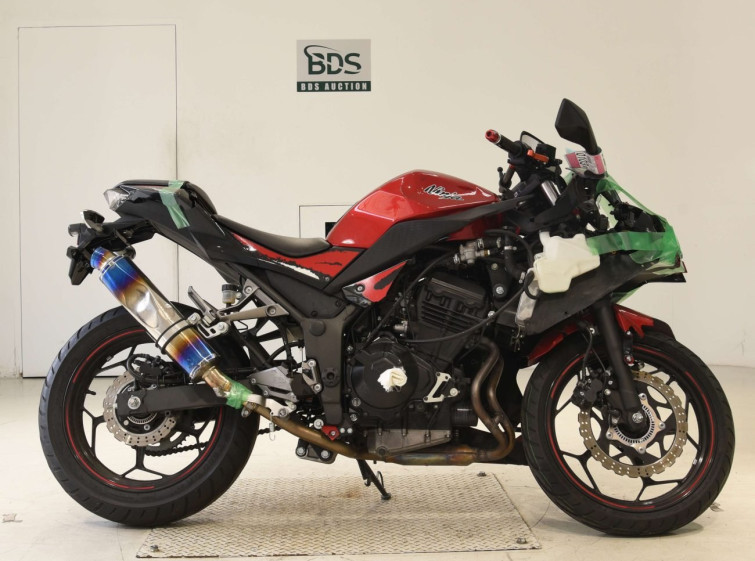 Мотоцикл Kawasaki NINJA250 с пробегом 7653 km