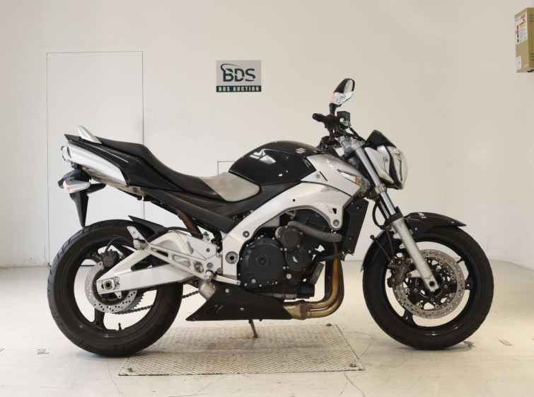 Мотоцикл Suzuki GSR400 з пробігом 24140 km