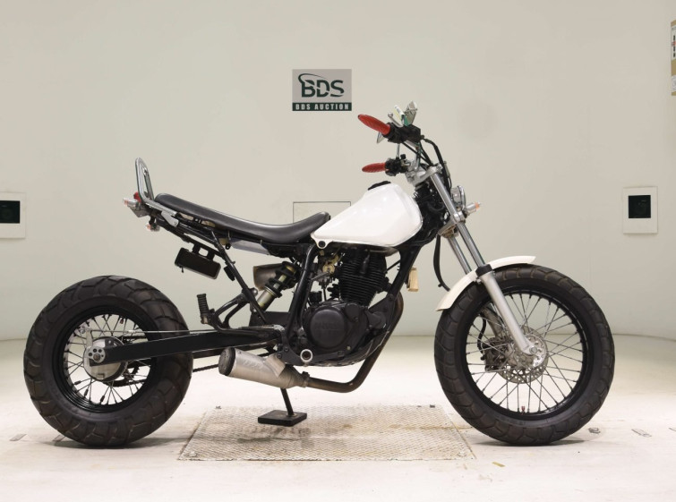Мотоцикл Yamaha TW200E с пробегом 5414 km
