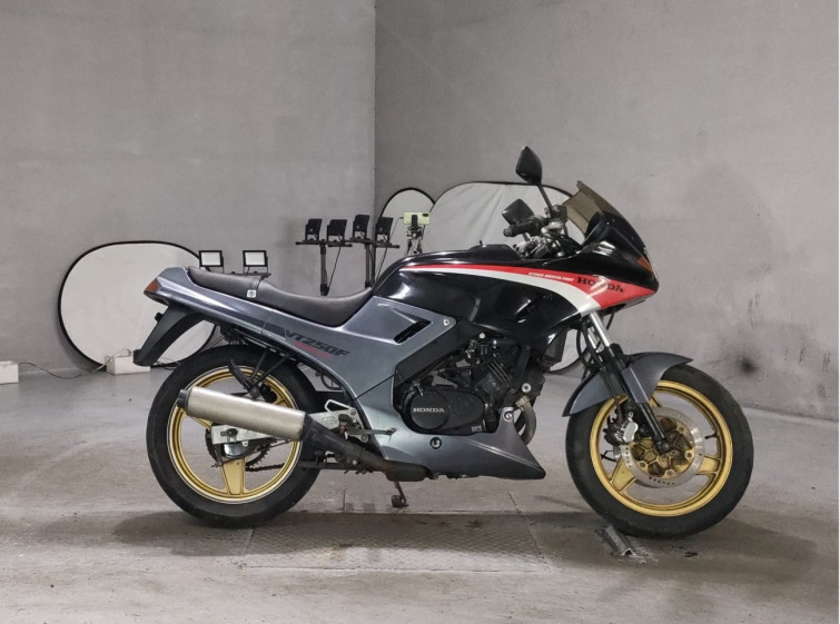 Мотоцикл Honda VT250F XELVIS с пробегом 23511 km