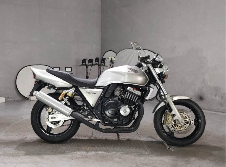 Мотоцикл Honda CB400SF з пробігом 2965 km