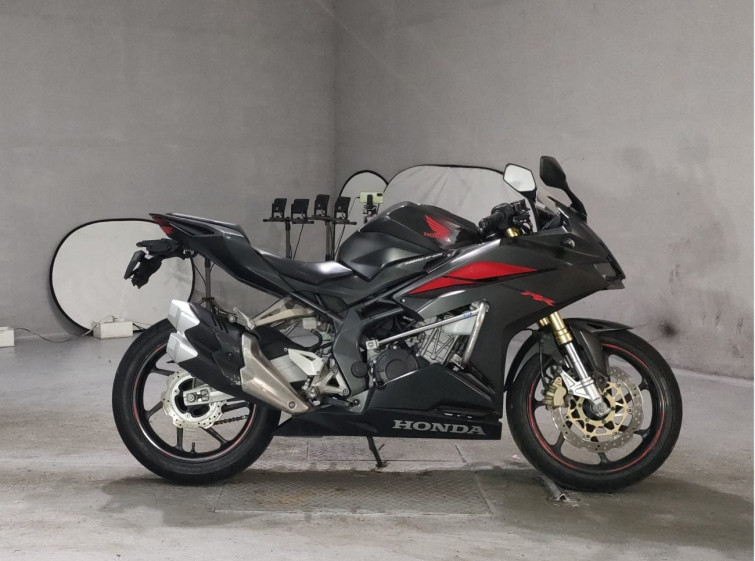 Мотоцикл Honda CBR250RR з пробігом 131006 km