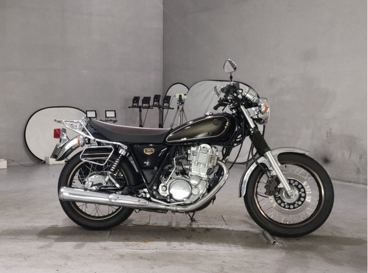 Мотоцикл Yamaha SR400 с пробегом 2408 km