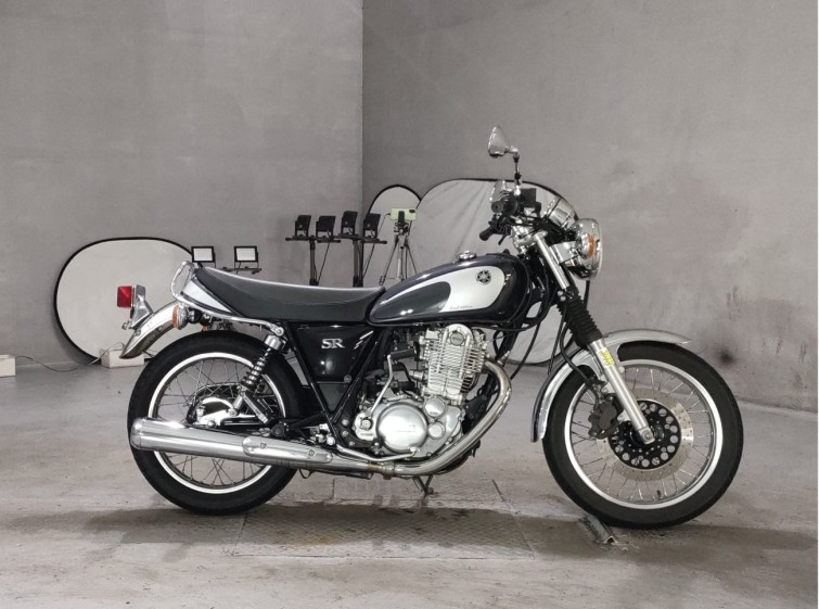 Мотоцикл Yamaha SR400 с пробегом 7608 km
