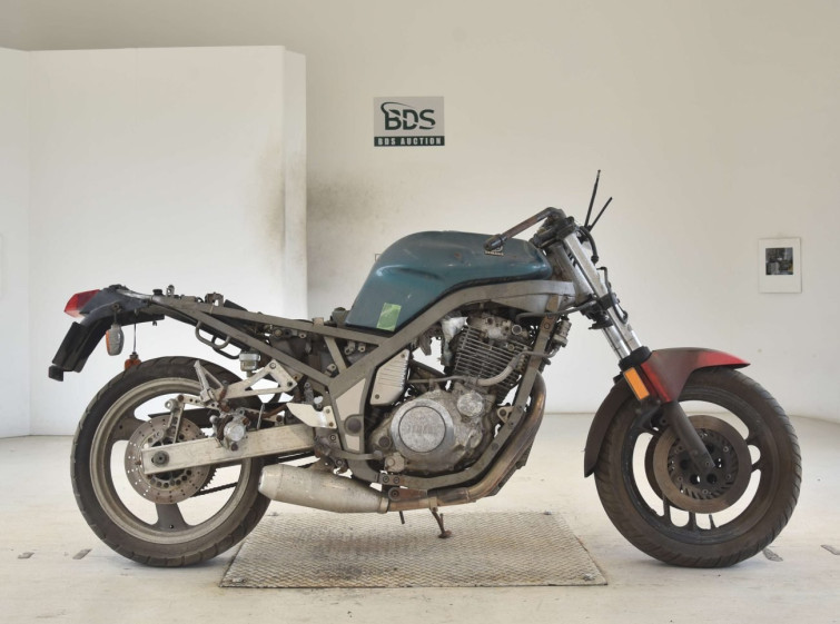 Мотоцикл Yamaha SRX400